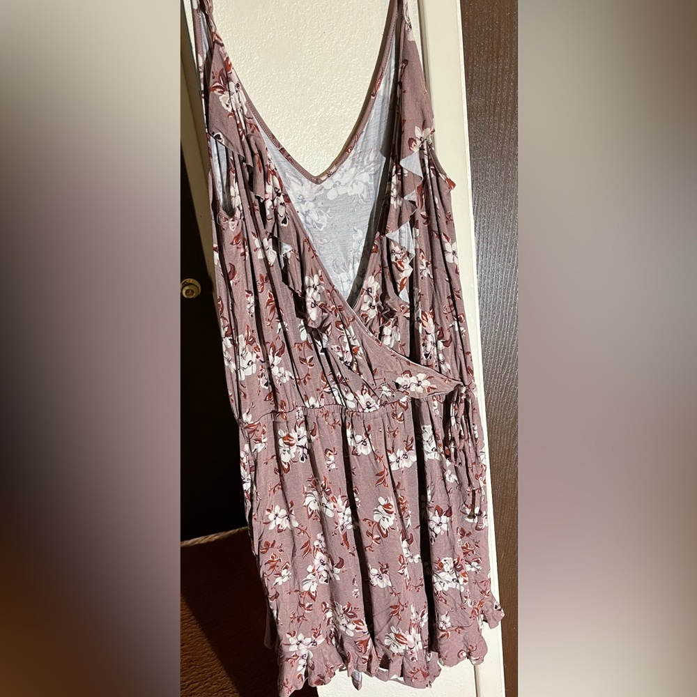 Romper - Picture 2 of 5